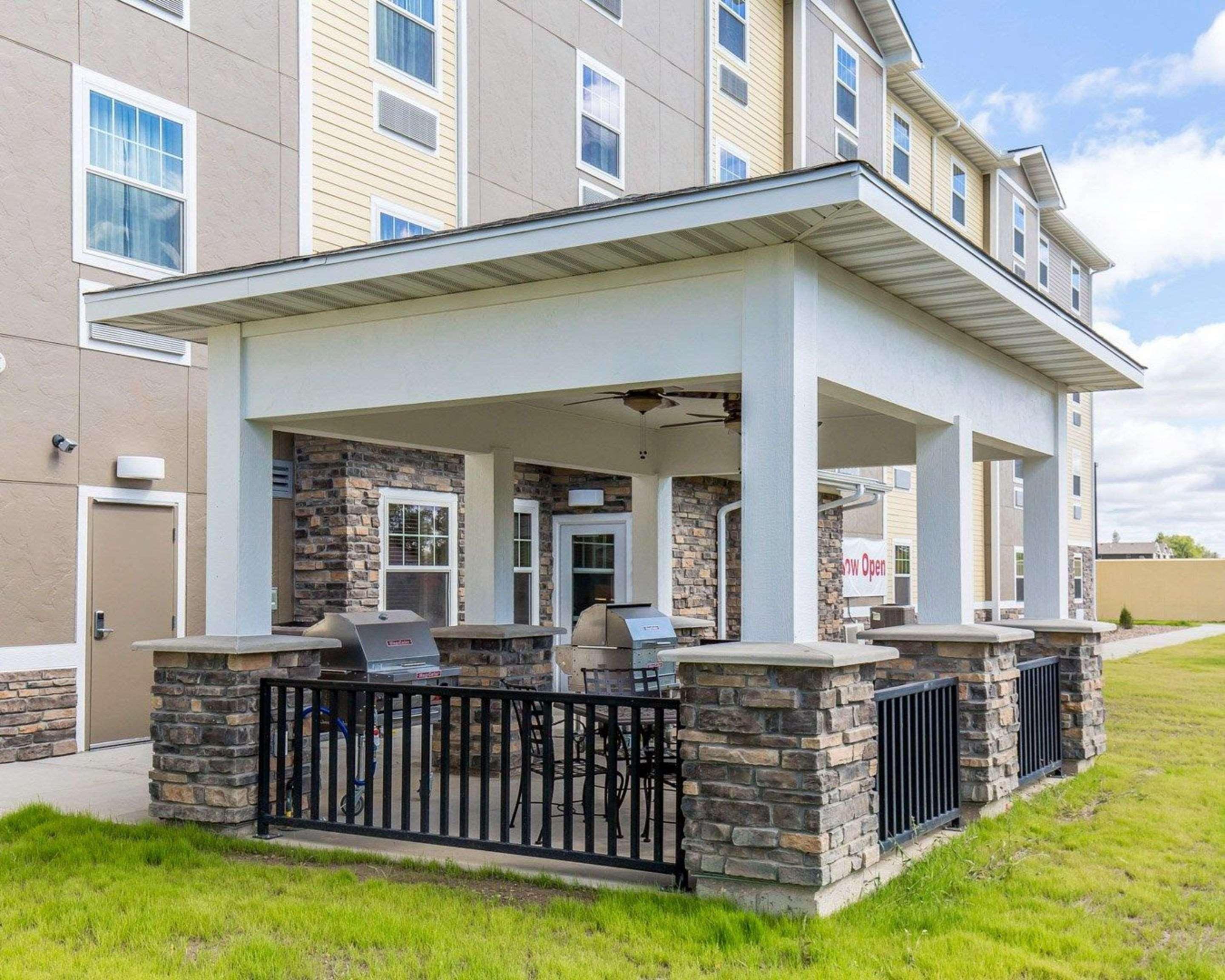 Mainstay Suites Sidney - Medical Center Exterior photo